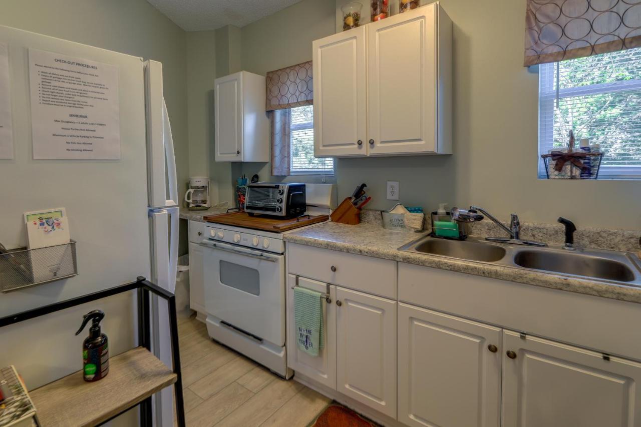 Sneads Ferry Vacation Rental Studio With Water Views Exterior photo