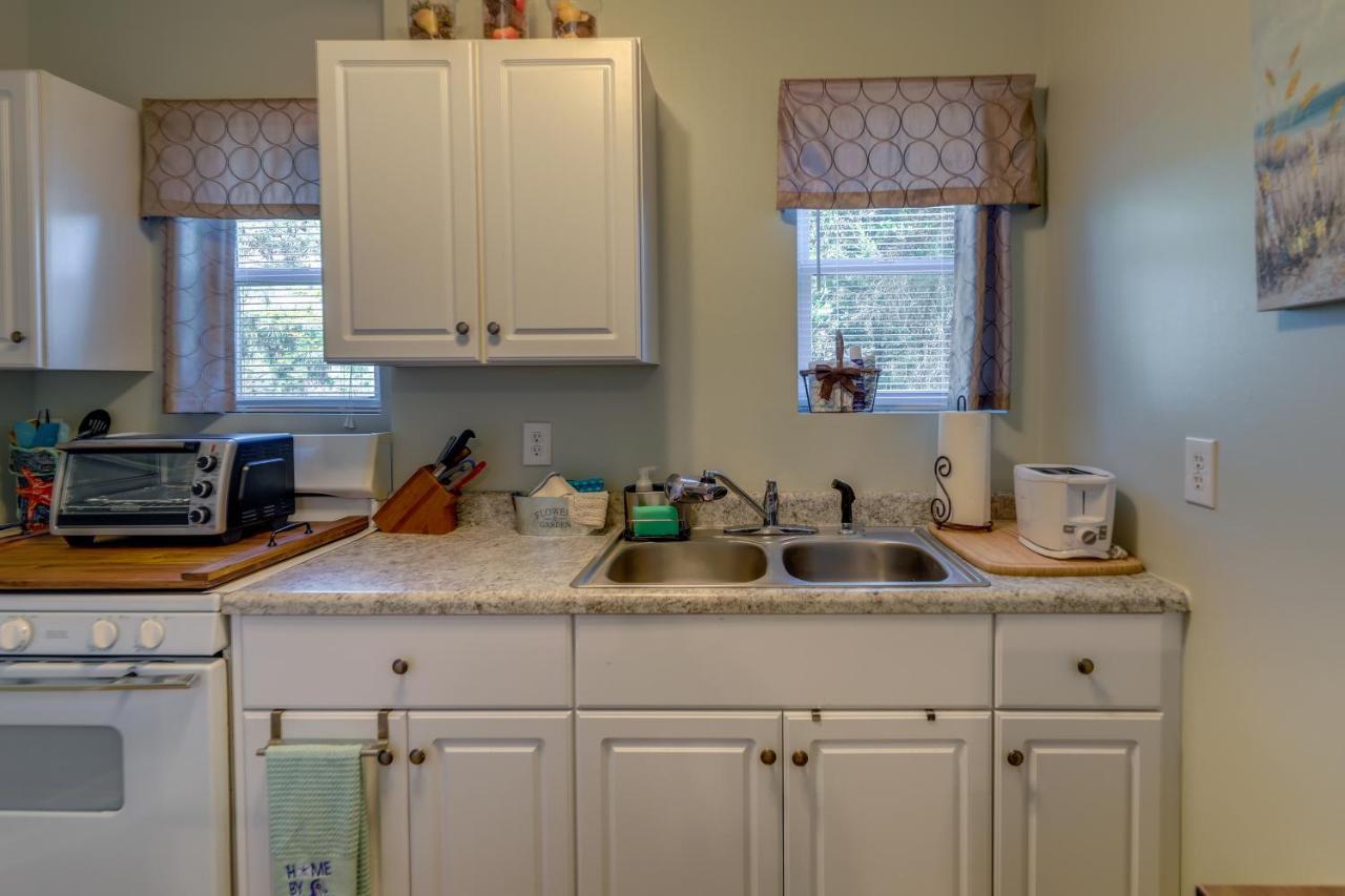 Sneads Ferry Vacation Rental Studio With Water Views Exterior photo