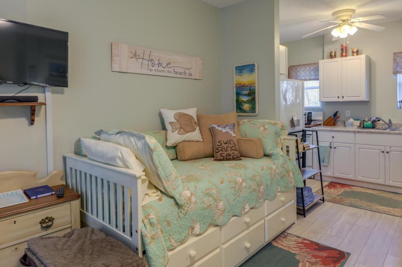 Sneads Ferry Vacation Rental Studio With Water Views Exterior photo
